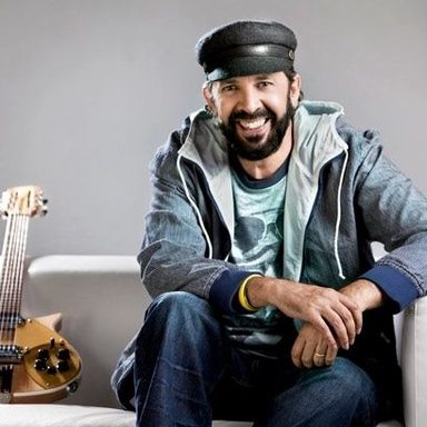 Juan Luis Guerra 4.40