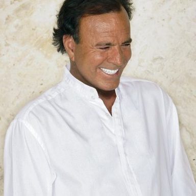Julio Iglesias photo 9