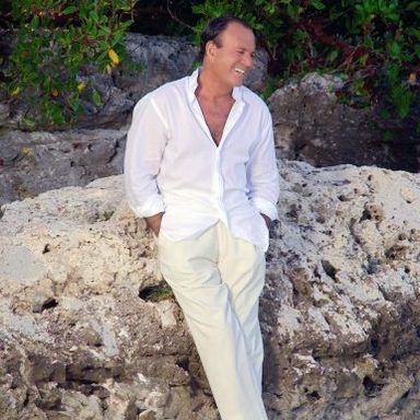 Julio Iglesias photo 10