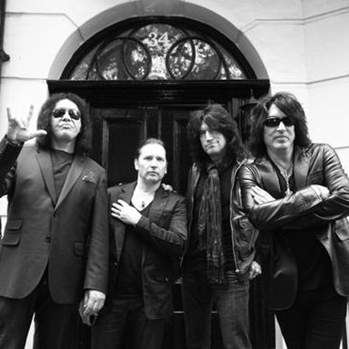 KISS photo 42