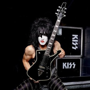 KISS photo 21
