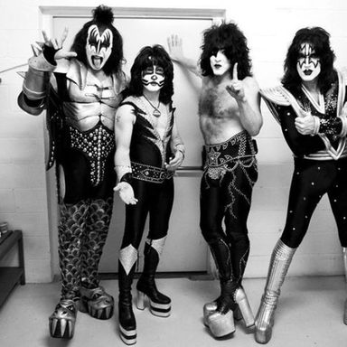 KISS photo 35
