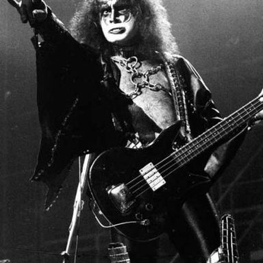 KISS photo 67
