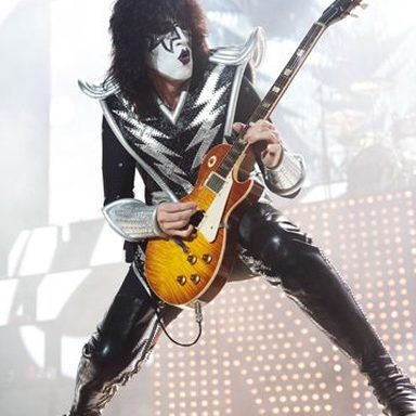 KISS photo 45