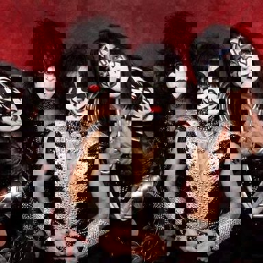 KISS photo 11