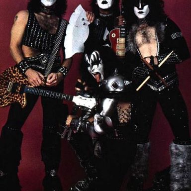 KISS photo 39