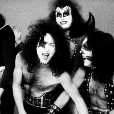 KISS photo 54