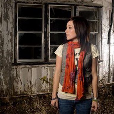 Kari Jobe photo 128