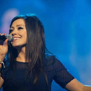 Kari Jobe photo 59
