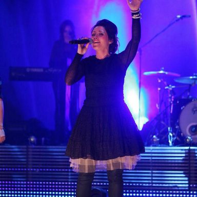 Kari Jobe photo 33