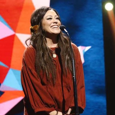 Kari Jobe photo 57