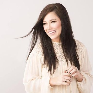 Kari Jobe photo 68