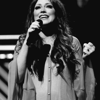 Kari Jobe photo 50
