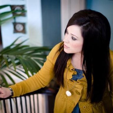 Kari Jobe photo 37