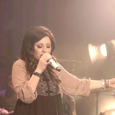 Kari Jobe photo 27