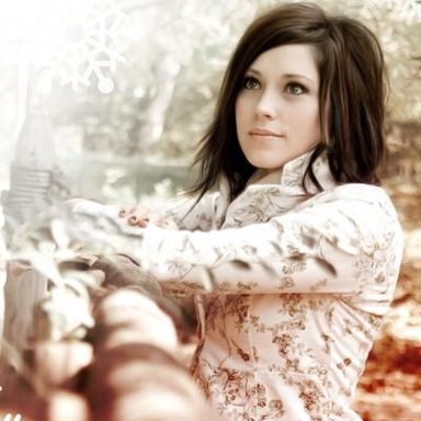 Kari Jobe photo 102
