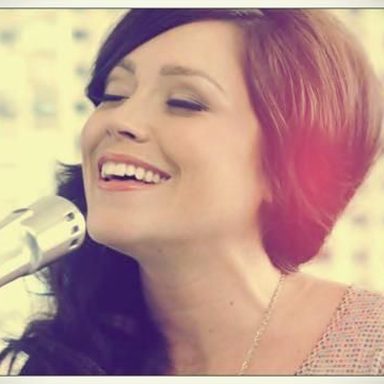 Kari Jobe photo 99