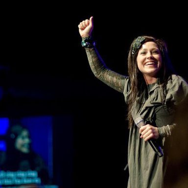 Kari Jobe photo 28