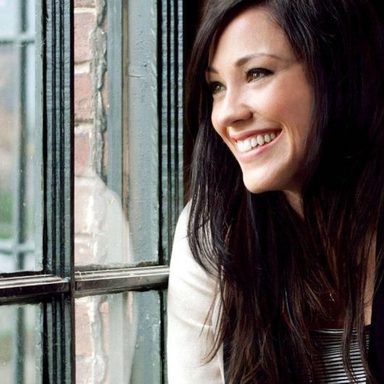 Kari Jobe photo 73