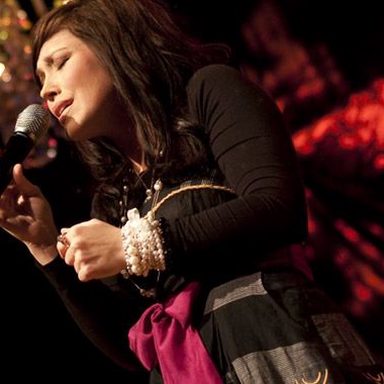 Kari Jobe photo 120