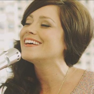 Kari Jobe photo 90