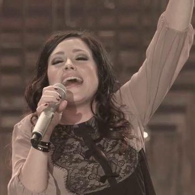 Kari Jobe photo 26