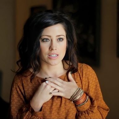 Kari Jobe photo 44