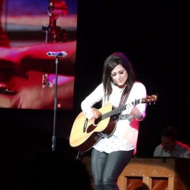 Kari Jobe photo 97