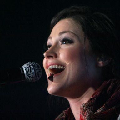 Kari Jobe photo 46