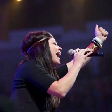 Kari Jobe photo 75
