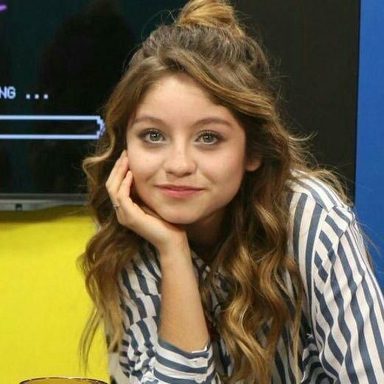 Karol Sevilla photo 22