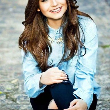 Karol Sevilla photo 37