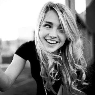 Katelyn Tarver photo 21