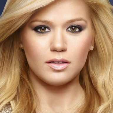 Kelly Clarkson photo 21