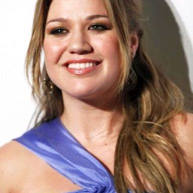 Kelly Clarkson photo 122