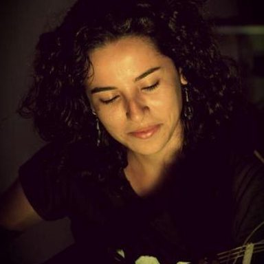 Kely Guimarães photo 10