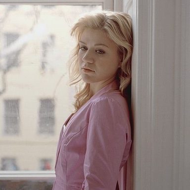 Kelly Clarkson photo 120