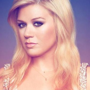 Kelly Clarkson photo 23