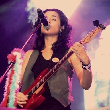 Kely Guimarães photo 13