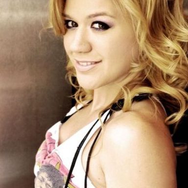 Kelly Clarkson photo 104