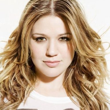 Kelly Clarkson photo 147