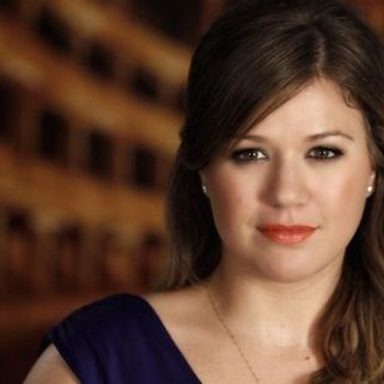 Kelly Clarkson photo 74