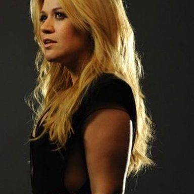 Kelly Clarkson photo 78