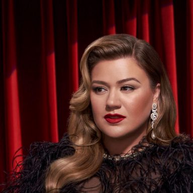 Kelly Clarkson photo 9