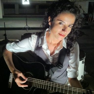 Kely Guimarães photo 12