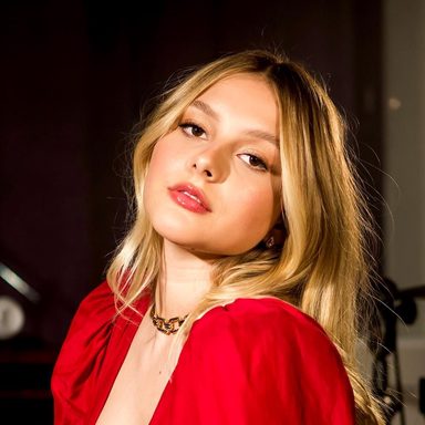 Laura Schadeck photo 27