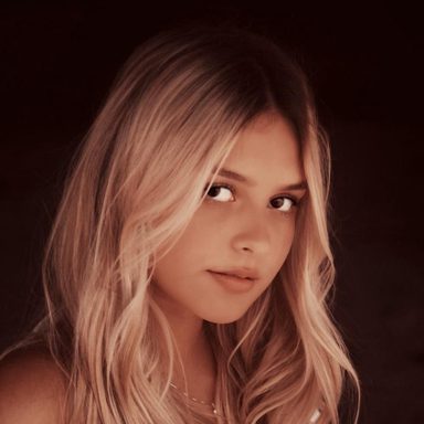 Laura Schadeck photo 24