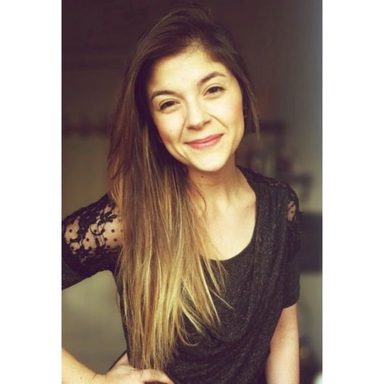 Laura Souguellis photo 18