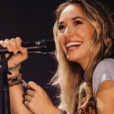 Lauren Daigle photo 60