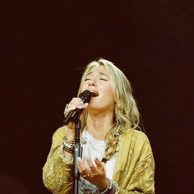 Lauren Daigle photo 133